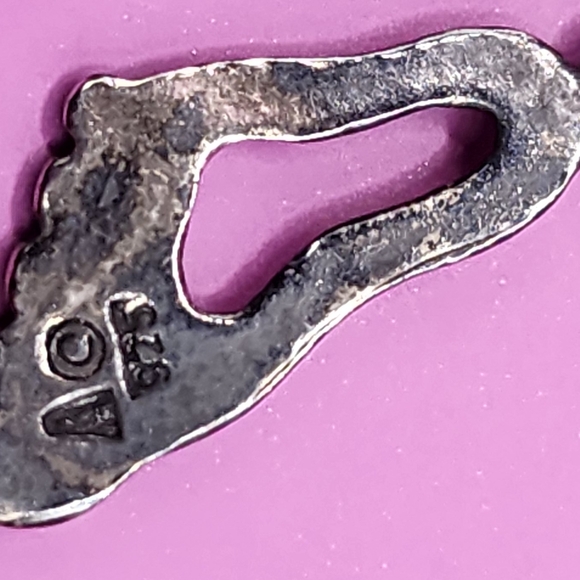 Vintage charm for charm bracelet. Foot/Footprint. Sterling Silver. - Picture 3 of 4